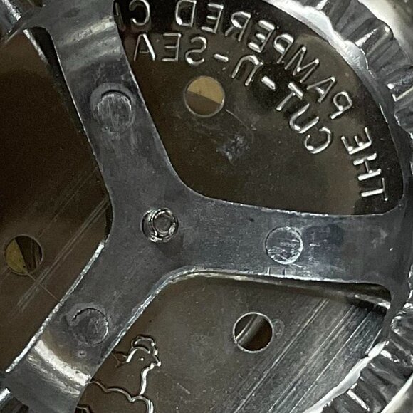 Pampered Chef Baker's Roller & Cut-N-Seal Set - Picture 11 of 11